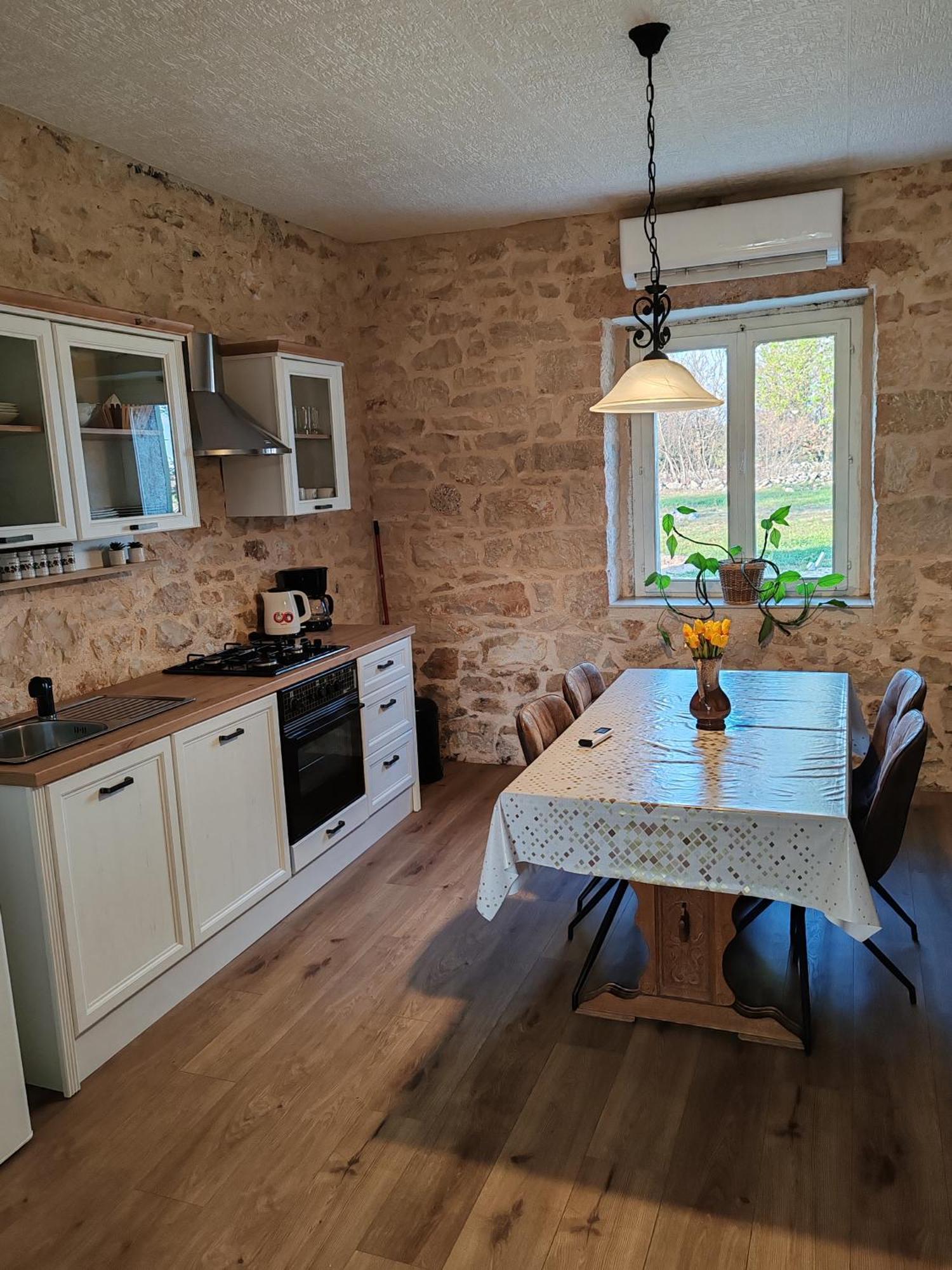 Simun&jakov Apartment